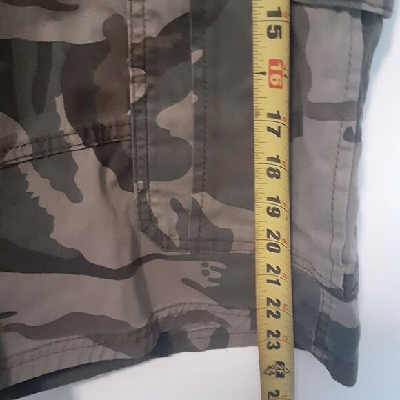 Camo Cargo Shorts Mens 46 Wrangler 10” Inseam Flex Comfort Relaxed Fit EUC - Picture 9 of 11